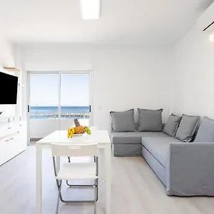 https://home2book-sea-front-las-teresitas-beach-1.tenerifehoteles.net